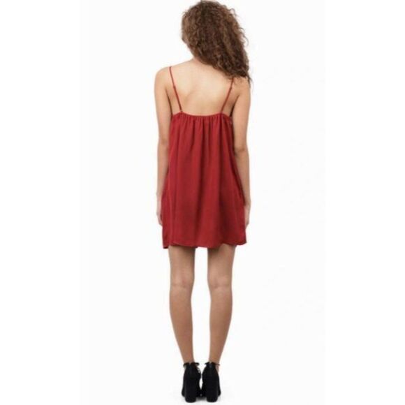 Tobi Feeling Cami Shift Dress Easy Swing Sleeveless Maroon Chiffon Size Small - Picture 4 of 7
